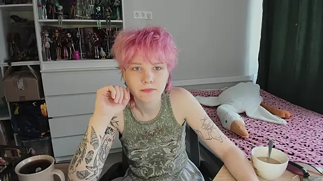 Snapshot of School_Love chatting on March 13, 7:04 am School Love online show from March 13, 7:04 am