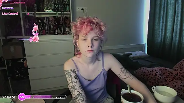 Snapshot of School_Love chatting on March 16, 7:12 am School Love online show from March 16, 7:12 am