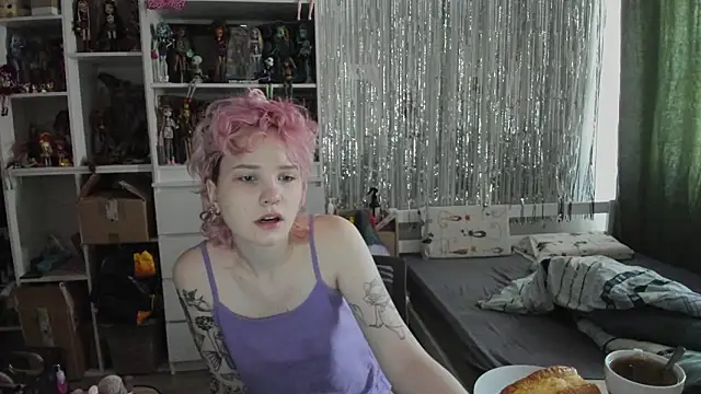 Snapshot of School_Love chatting on March 22, 7:12 am School Love online show from March 22, 7:12 am