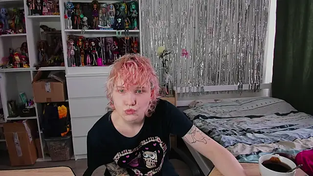 Snapshot of School_Love chatting on March 27, 7:03 am School Love online show from March 27, 7:03 am