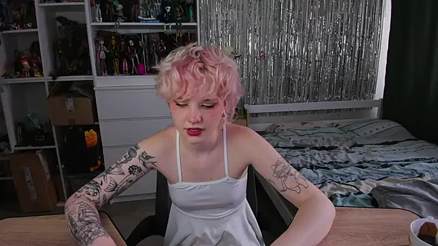 Snapshot of School_Love chatting on March 27, 8:26 am School Love online show from March 27, 8:26 am