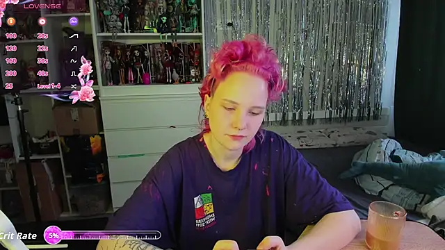 Snapshot of School_Love chatting on April 9, 7:14 am School Love online show from April 9, 7:14 am