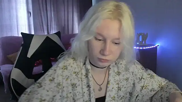 Snapshot of EnigmaSee chatting on June 26, 2:16 am EnigmaSee online show from June 26, 2:16 am