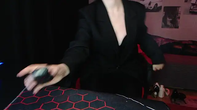 Fluffy Tiffy online show from October 9, 12:19 am