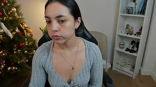  BellaEvans  online show from December 18, 5:46 am