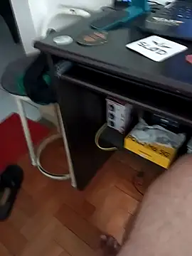 Snapshot of lobomisterioso13 chatting on December 10, 6:28 pm lobomisterioso13 online show from December 10, 6:28 pm