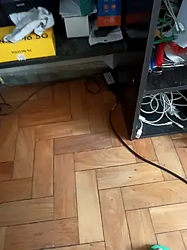 Snapshot of lobomisterioso13 chatting on December 11, 2:44 pm lobomisterioso13 online show from December 11, 2:44 pm