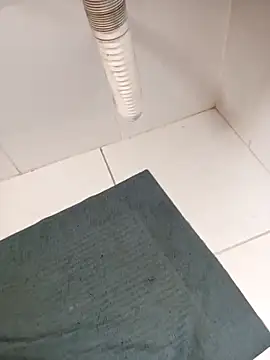 Snapshot of lobomisterioso13 chatting on December 21, 12:27 pm lobomisterioso13 online show from December 21, 12:27 pm