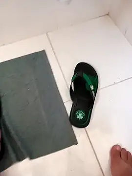 Snapshot of lobomisterioso13 chatting on March 1, 10:24 am lobomisterioso13 online show from March 1, 10:24 am