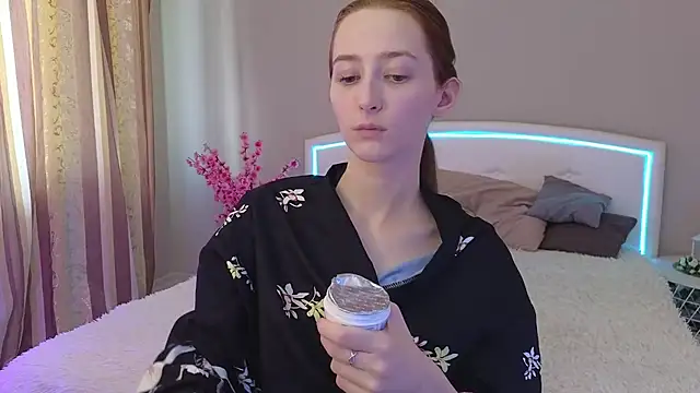 Snapshot of MichaDenver chatting on October 22, 8:03 am MichaDenver online show from October 22, 8:03 am