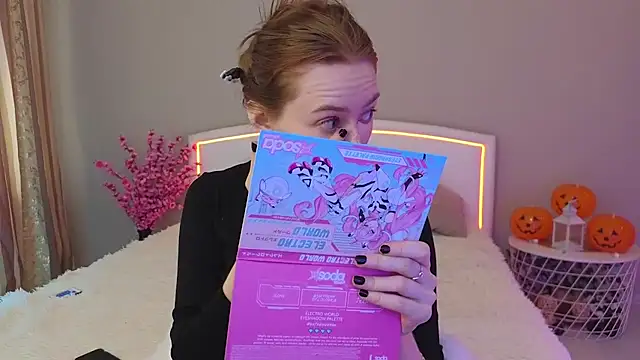 Snapshot of MichaDenver chatting on October 24, 8:22 am MichaDenver online show from October 24, 8:22 am