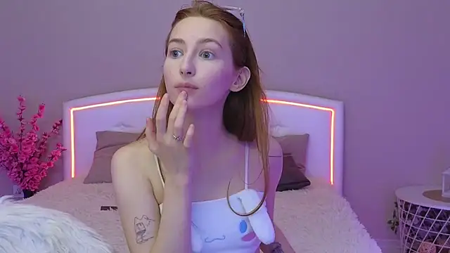 Snapshot of MichaDenver chatting on November 15, 2:24 pm MichaDenver online show from November 15, 2:24 pm