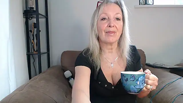Ladystargazer1966 online show from December 2, 11:01 am