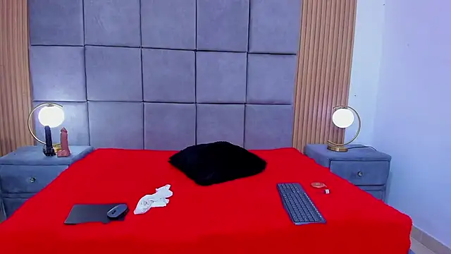 KateTompson  online show from March 19, 1:26 pm