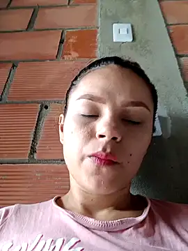 Mommy-Hot online show from February 9, 6:37 pm