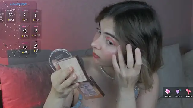 Snapshot of chloi_hes chatting on December 2, 1:02 pm chloi hes online show from December 2, 1:02 pm