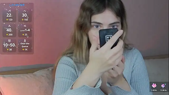 Snapshot of chloi_hes chatting on December 8, 10:41 am chloi hes online show from December 8, 10:41 am