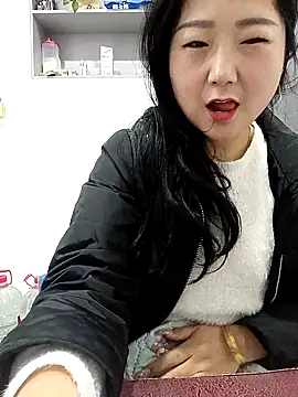 Snapshot of AHL756 chatting on February 16, 5:59 am AHL756 online show from February 16, 5:59 am