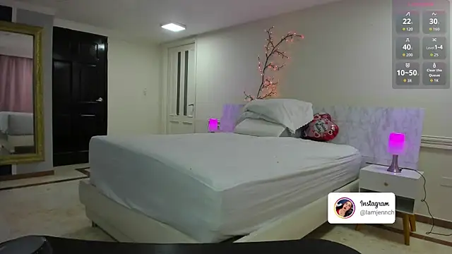 charolbruce 1 online show from February 17, 11:40 am