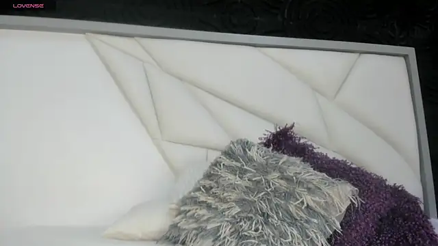 AbigailWilliams  online show from November 22, 11:20 am