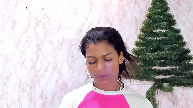 Snapshot of BarbieHotLaura chatting on January 11, 1:16 am BarbieHotLaura online show from January 11, 1:16 am