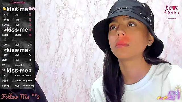 Snapshot of BarbieHotLaura chatting on January 11, 11:35 pm BarbieHotLaura online show from January 11, 11:35 pm