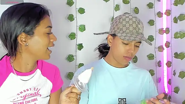 Snapshot of BarbieHotLaura chatting on January 18, 6:10 pm BarbieHotLaura online show from January 18, 6:10 pm