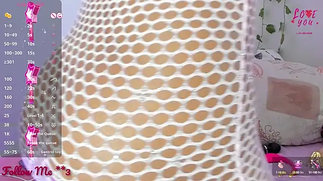 Snapshot of BarbieHotLaura chatting on February 4, 1:56 am BarbieHotLaura online show from February 4, 1:56 am