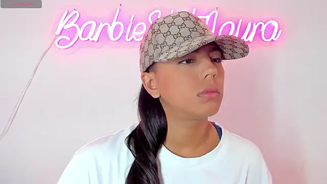 Snapshot of BarbieHotLaura chatting on March 20, 6:42 pm BarbieHotLaura online show from March 20, 6:42 pm