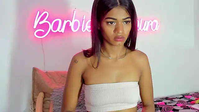 Snapshot of BarbieHotLaura chatting on September 20, 3:02 pm BarbieHotLaura online show from September 20, 3:02 pm