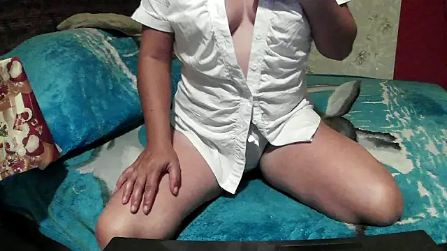 Snapshot of LisaPuree chatting on September 13, 5:57 pm LisaPuree online show from September 13, 5:57 pm