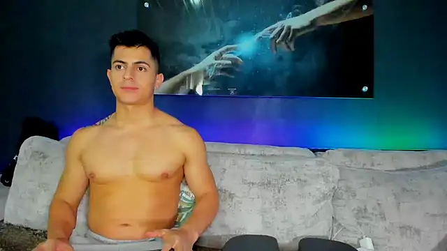 Snapshot of Crhis_N_Derek chatting on February 1, 1:44 am Crhis N Derek online show from February 1, 1:44 am