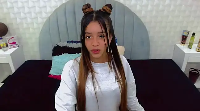 charlotte 0309 online show from March 18, 6:26 pm