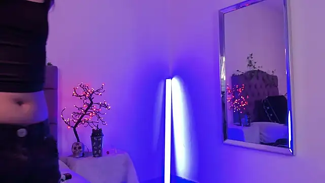 Nyx nayla online show from December 2, 1:35 pm