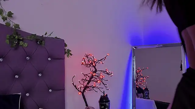 Nyx nayla online show from December 5, 12:55 pm