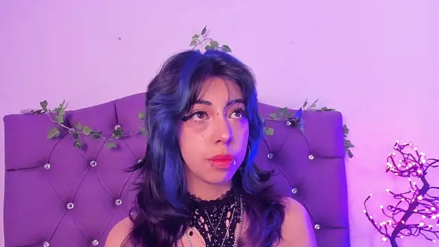 Nyx nayla online show from December 10, 11:11 am