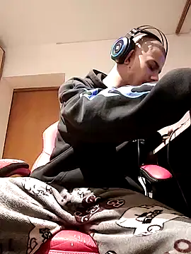 BigDickEnrg7195 online show from December 8, 11:51 pm