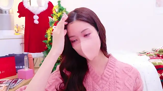Snapshot of oxo_yuna_oxo chatting on December 23, 11:14 am oxo yuna oxo online show from December 23, 11:14 am