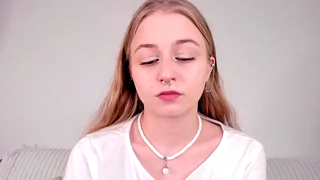 MiaMews online show from February 14, 7:21 pm