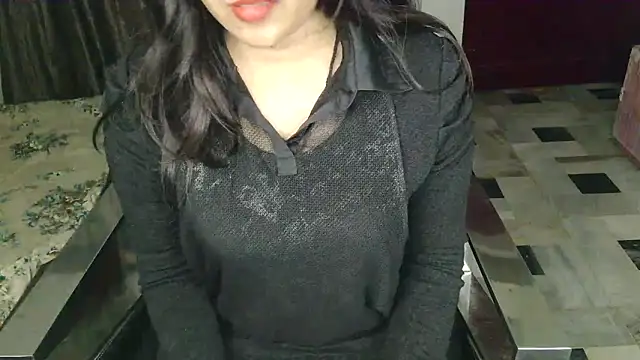 Snapshot of aarushi_sharmaa chatting on November 23, 5:24 pm aarushi sharmaa online show from November 23, 5:24 pm