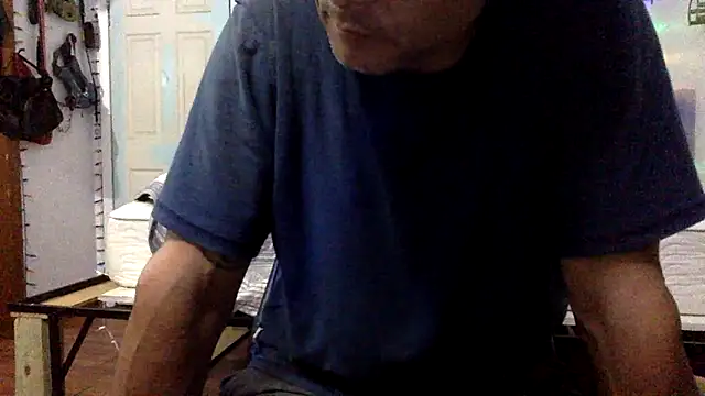 Snapshot of Buffshagswell chatting on April 25, 8:50 am Buffshagswell online show from April 25, 8:50 am