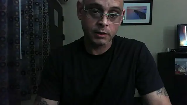 Snapshot of Buffshagswell chatting on May 16, 11:25 pm Buffshagswell online show from May 16, 11:25 pm