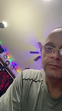 Snapshot of Buffshagswell chatting on May 20, 11:22 pm Buffshagswell online show from May 20, 11:22 pm