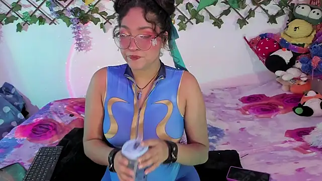 cutepie uwu  online show from January 15, 8:05 pm