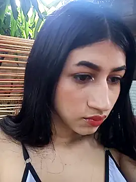 Julix A online show from February 9, 6:37 pm