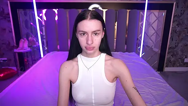 Snow WhiteeeX online show from April 6, 5:41 am