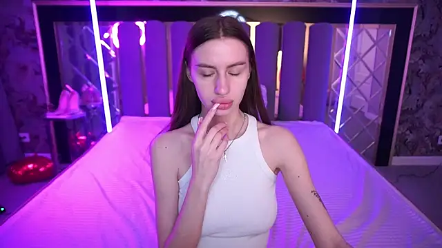 Snow WhiteeeX online show from April 15, 5:36 am