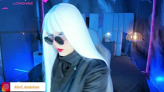 Snapshot of AHRI_LEE chatting on December 18, 3:37 am AHRI LEE online show from December 18, 3:37 am