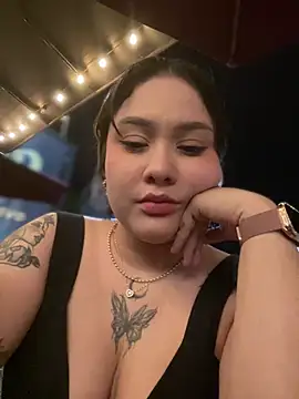 Snapshot of AHRI_LEE chatting on February 23, 7:55 am AHRI LEE online show from February 23, 7:55 am