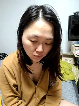 rami0428 online show from March 12, 12:00 pm